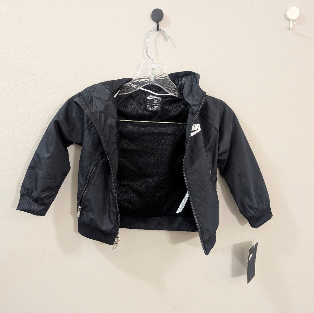 Nike Kids Black Windbreaker Jacket Hooded 2T Sportswear Active Layering - Picture 4 of 4